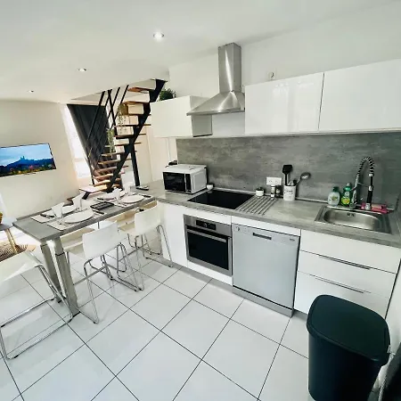 Apartment Superbe Duplex Design Neuf 2 Chambres, Climatise Confort, Facile D,acces Stationnement Gratuit *