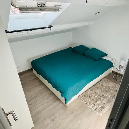 Apartment Superbe Duplex Design Neuf 2 Chambres, Climatise Confort, Facile D,acces Stationnement Gratuit