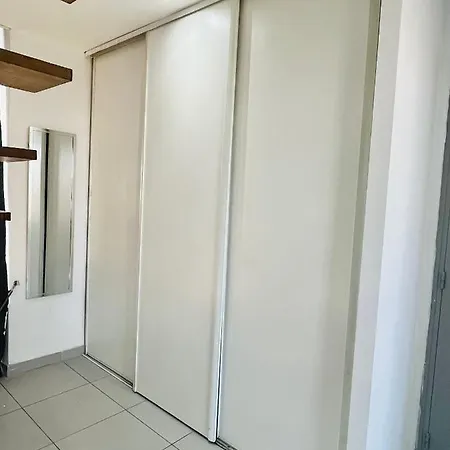 Apartment Superbe Duplex Design Neuf 2 Chambres, Climatise Confort, Facile D,acces Stationnement Gratuit Marseille