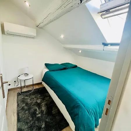 Superbe Duplex Design Neuf 2 Chambres, Climatise Confort, Facile D,acces Stationnement Gratuit *
