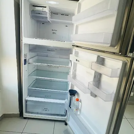 Superbe Duplex Design Neuf 2 Chambres, Climatise Confort, Facile D,acces Stationnement Gratuit Apartment *